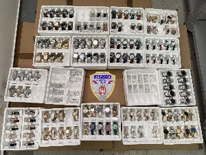 Спречено кријумчарење сатова 