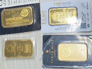 70.000 евра и шест златних полуга међу гардеробом