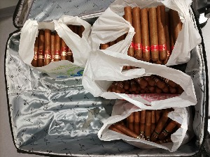 Спаковао у пртљаг скоро 2.000 томпуса