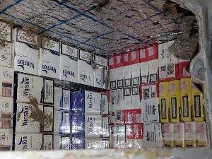 Aутобуски тоалет специјално преправљен за кријумчарење