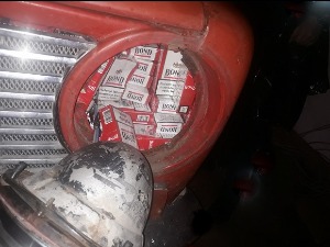 Лада пуна кријумчарених цигарета