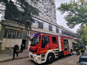 Локализован пожар у згради Управе царина