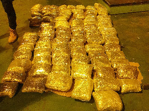 53 кг дроге у поду аутобуса 