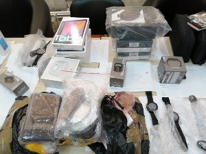 Заплењени роба и аутомобил вредни око 24.000 евра