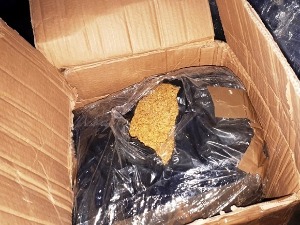 Резани дуван и сумњива гардероба међу курирским пошиљкама