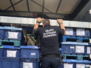 Мигранти откривени у хладњачи и међу аутоделовима