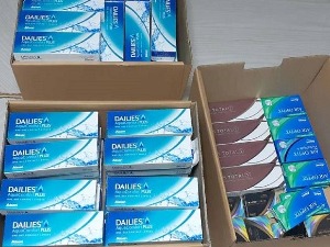 Наслони седишта пуни контактних сочива