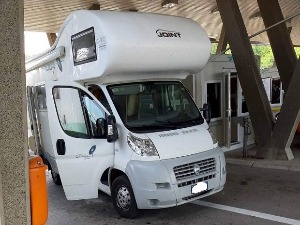 Преко 200 килограма марихуане у „бункерима“ кампера