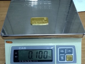 Пуни џепови златних полуга