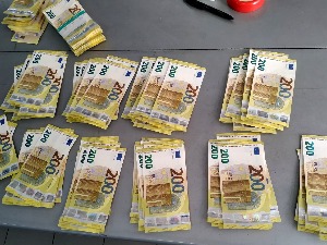 Заплењено готово 100.000 непријављених евра