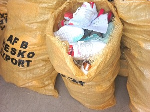 Пола тоне непријављене обуће задржано на Хоргошу