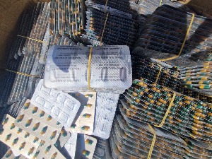 Психоактивне таблете у товару металних контејнера 