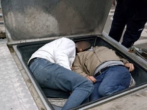 Откривено још 16 миграната у камионима на Батровцима и Шиду