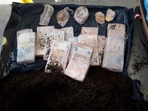 Девизе и злато у чају