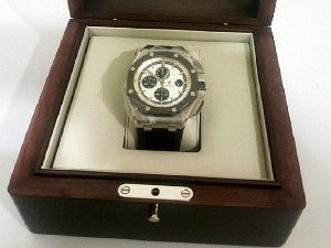 Заплењен луксузни сат од 22.000 евра