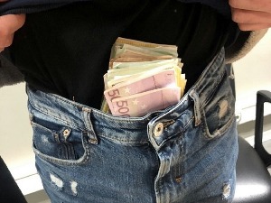 67.000 евра за појасом