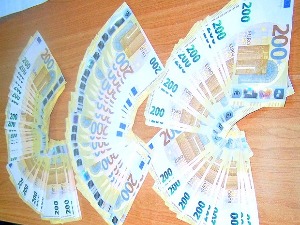 60.000 евра испод патоснице