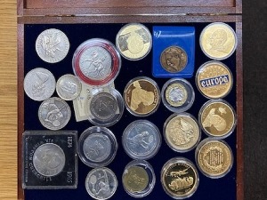 На Мердару заплењен дијамантски накит и вредна збирка антиквитета