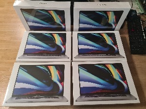 Пртљажници пуни непријављених девиза и лаптопова