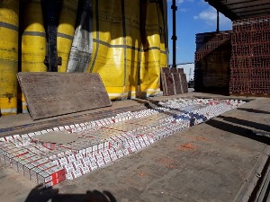 Преко 900 бокосова цигарета испод грађевинских блокова