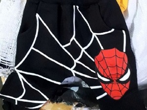 Откривено три тоне сумњиве гардеробе у царинским складиштима