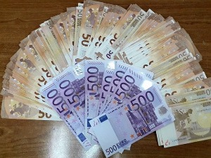 Непријављени еври међу ауто-документацијом