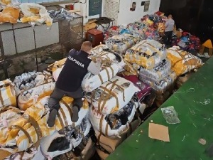 На Прешеву заплењено 4 тоне непријављеног текстила