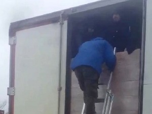 Мигранти преживели неколико сати у хладњачи на -22