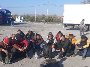 11 миграната сакривено у котуровима жице