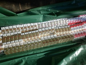 Скоро 50.000 кријумчарених цигарета у шупљинама камионских приколица