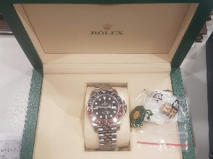 На аеродрому заплењена фирмирана роба и луксузни сатови