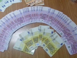 Непријављених 50.000 евра у џепу јакне