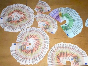25.000 евра у тапацирунгу изнад блатобрана
