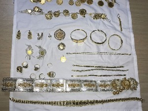 Злато и стимуланси заплењени на Батровцима