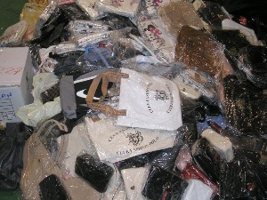 Заплењена скоро тона сумњиве робе за два дана