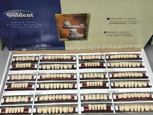 Са таштом кријумчарио вештачке зубе