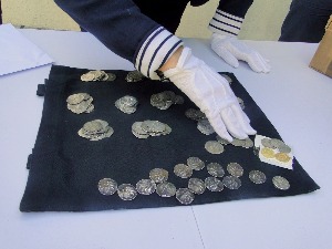 Извршена примoпредаја старих пергамената и кованица ради експертизе