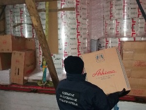 На Српској Црњи заплењено преко 3.000 боксова цигарета