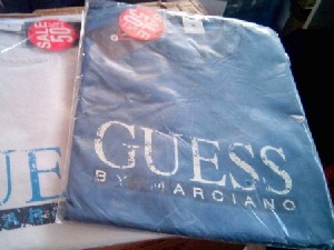 Сумњива гардероба међу курирским пошиљкама