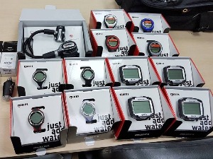 Вредна ронилачка опрема на поду комбија