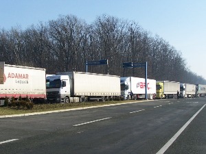 Технички проблеми на прелазима са Хрватском отклоњени