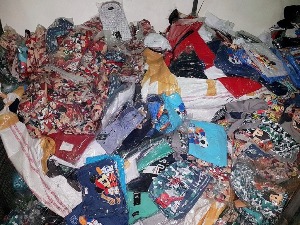 Заплењено више од тоне сумњиве гардеробе