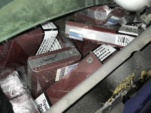 Мерцедес дупке пун цигарета