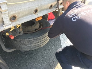 Резервни точкови камиона нафиловани цигаретама