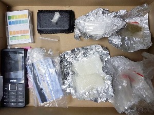 Пас нањушио дрогу у коферу