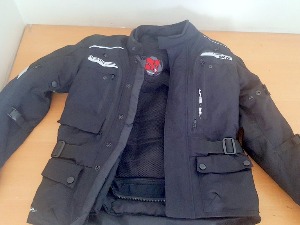 На Хоргошу заплењене бајкерске јакне