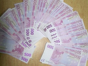 Спречен износ непријављених девиза