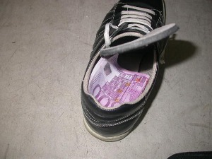 Откривене девизе у патикама