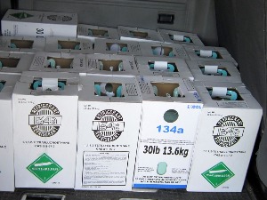 Kомби натоварен фреоном превозио и копије „ајфона“