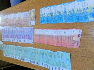 Хиљаде евра у женској ташни и џепу возача